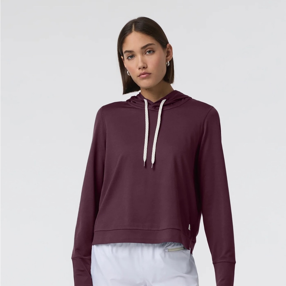 Vuori Essential Dreamknit Hoodie in Burgundy, size M